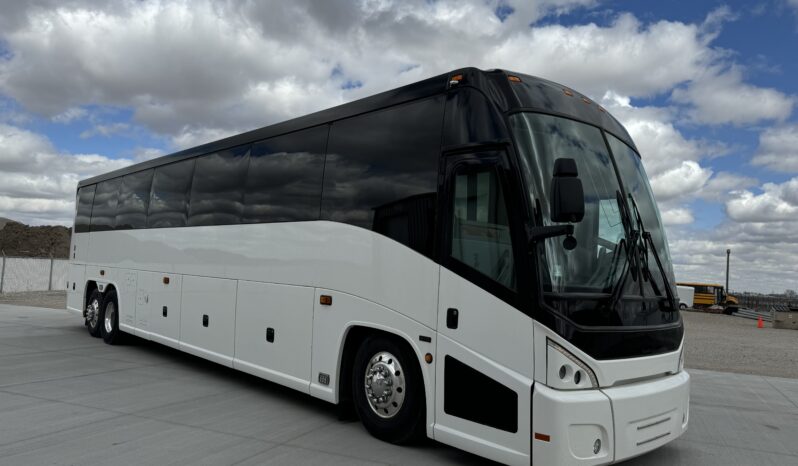 2015 MCI J4500 full