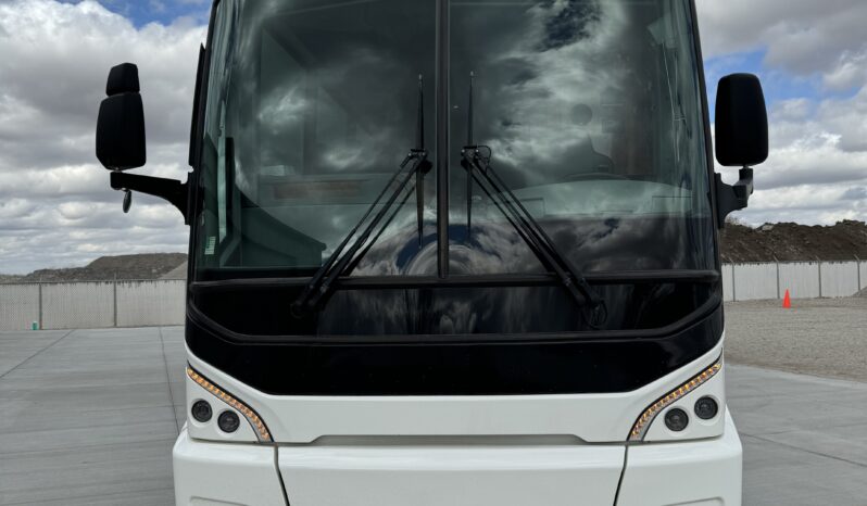 2015 MCI J4500 full