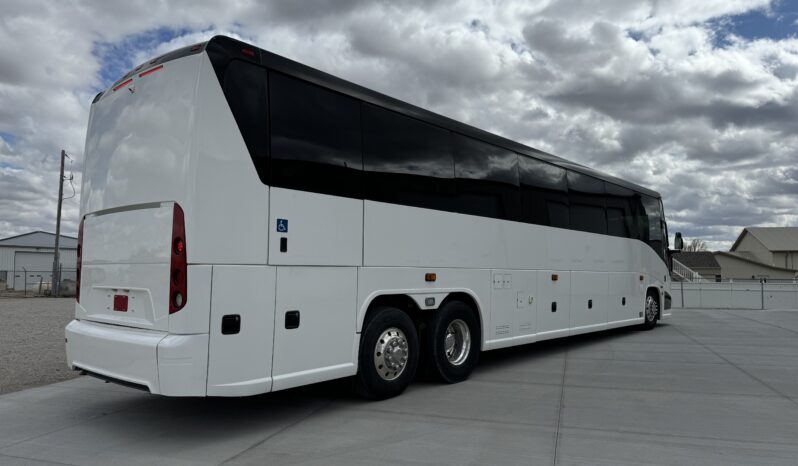 2015 MCI J4500 full
