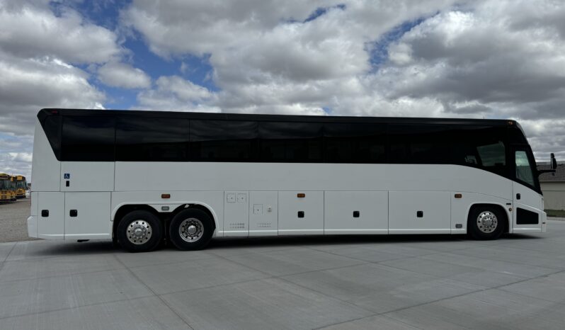 2015 MCI J4500 full