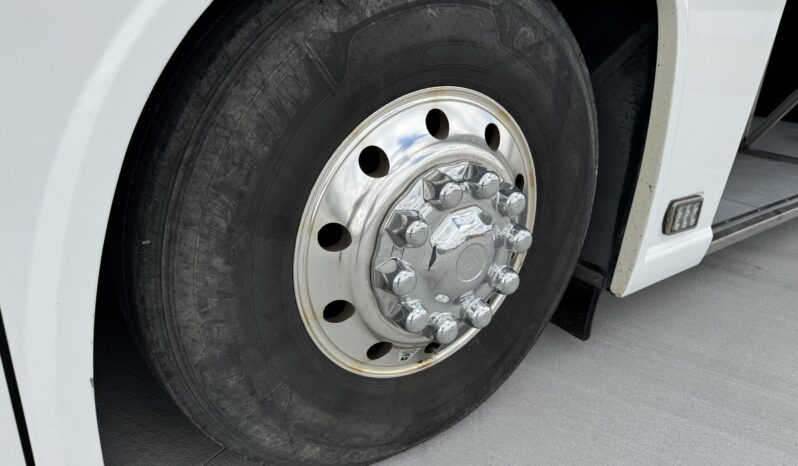 2015 MCI J4500 full