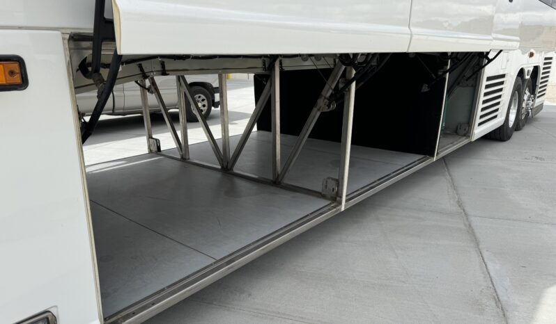 2015 MCI J4500 full