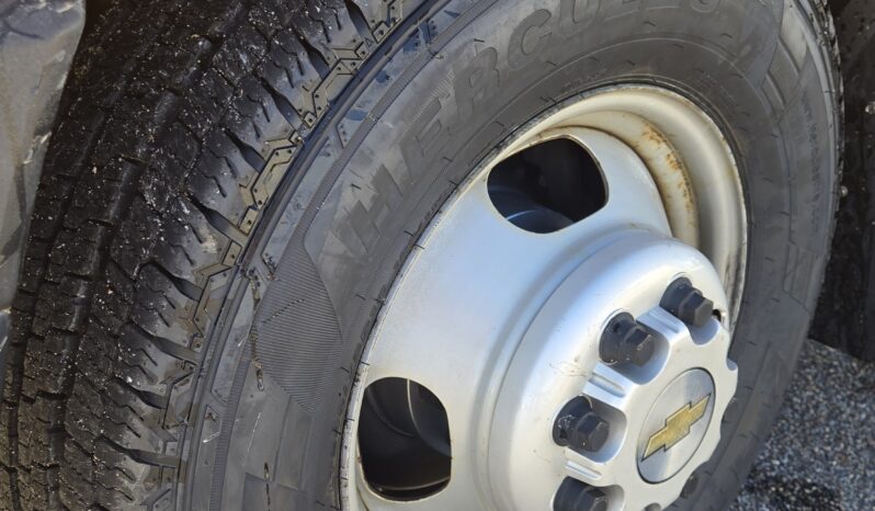 2016 Chevrolet Express Diesel Duramax 14-Pass (LOW MILES) full