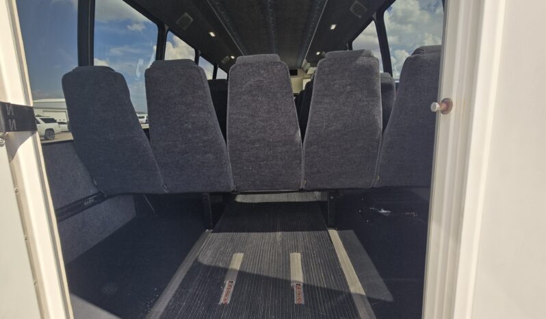 2012 Ford E450 Shuttle Van/Activity 24 Passenger full