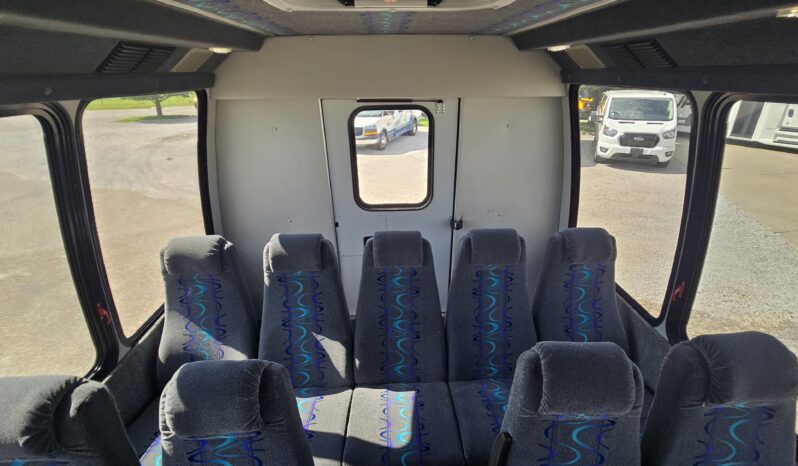 2012 Ford E450 Shuttle Van/Activity 24 Passenger full