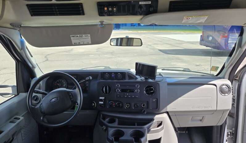 2012 Ford E450 Shuttle Van/Activity 24 Passenger full