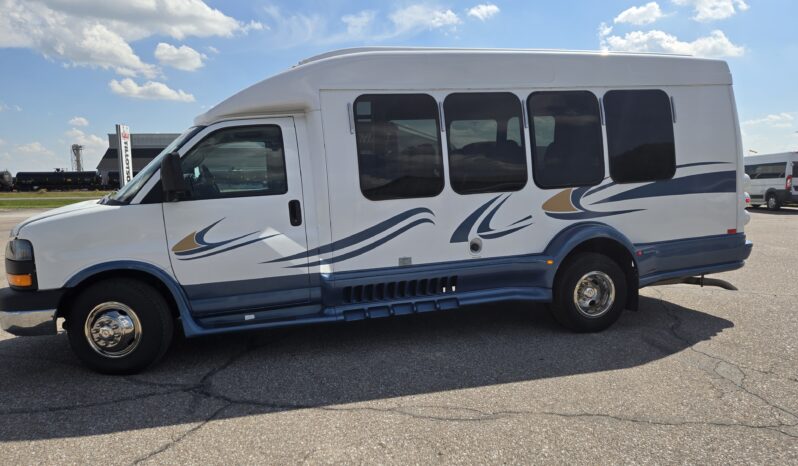 2010 Chevy Express Cutaway 14+ Passenger full