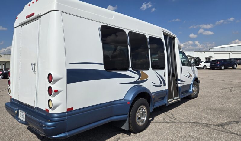 2010 Chevy Express Cutaway 14+ Passenger full