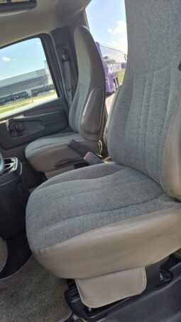 2010 Chevy Express Cutaway 14+ Passenger full