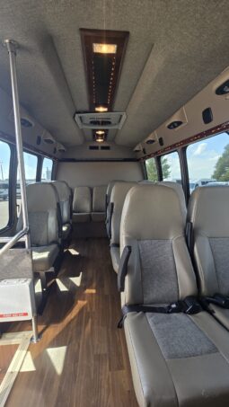 2010 Chevy Express Cutaway 14+ Passenger full