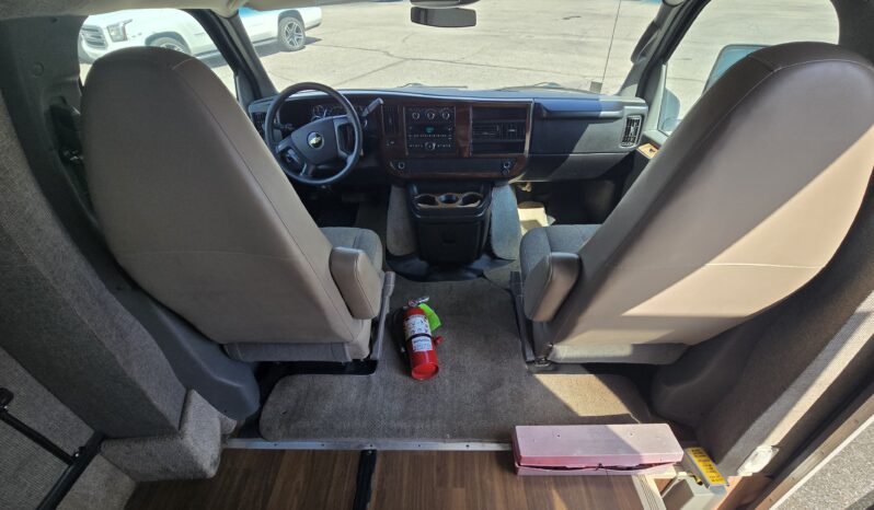 2010 Chevy Express Cutaway 14+ Passenger full