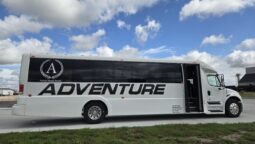 2018 Freightliner Executive Spec Coach M2 37-Capacity full