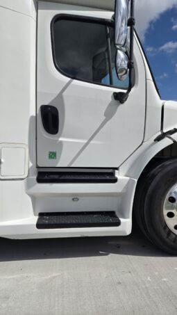 2018 Freightliner Executive Spec Coach M2 37-Capacity full