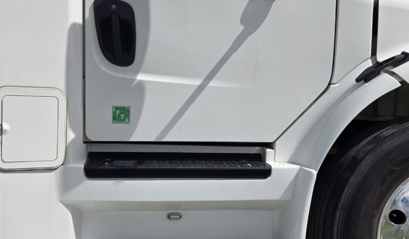 2018 Freightliner Executive Spec Coach M2 37-Capacity full