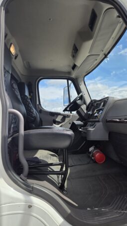 2018 Freightliner Executive Spec Coach M2 37-Capacity full
