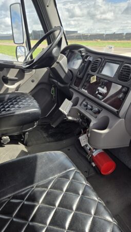 2018 Freightliner Executive Spec Coach M2 37-Capacity full