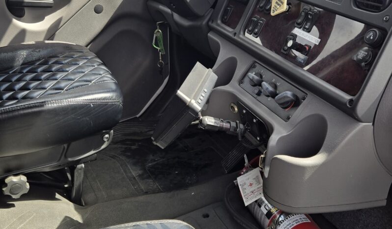 2018 Freightliner Executive Spec Coach M2 37-Capacity full