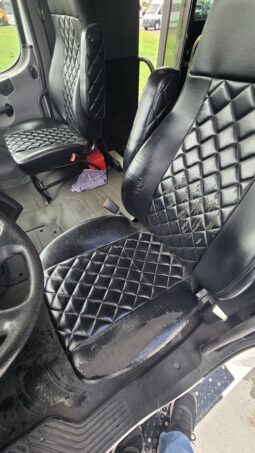 2018 Freightliner Executive Spec Coach M2 37-Capacity full