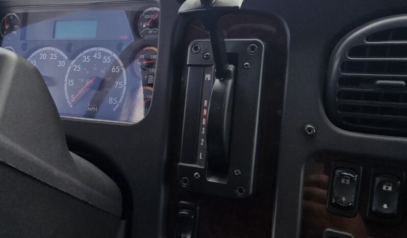 2018 Freightliner Executive Spec Coach M2 37-Capacity full