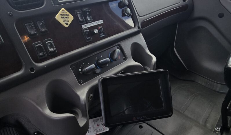 2018 Freightliner Executive Spec Coach M2 37-Capacity full