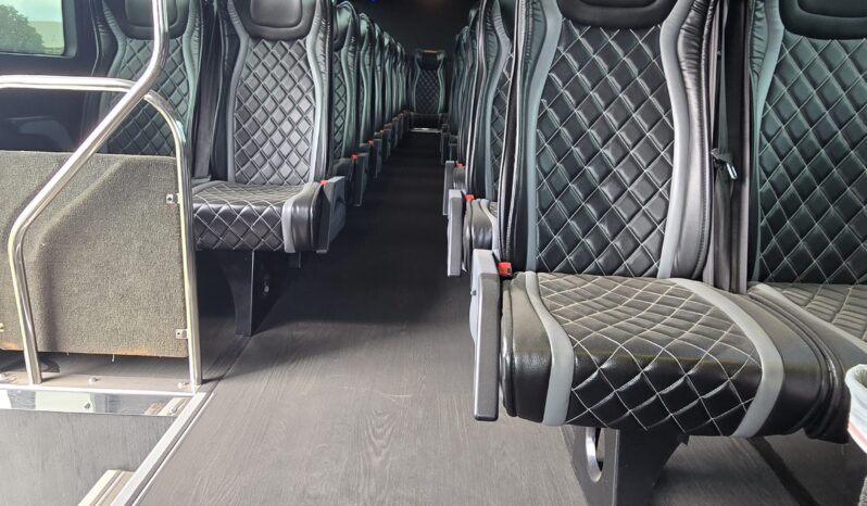 2018 Freightliner Executive Spec Coach M2 37-Capacity full
