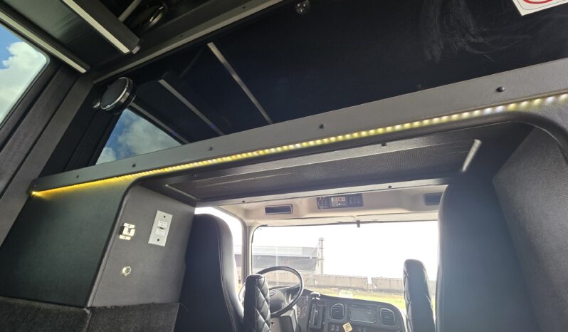 2018 Freightliner Executive Spec Coach M2 37-Capacity full