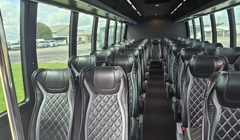 2018 Freightliner Executive Spec Coach M2 37-Capacity full