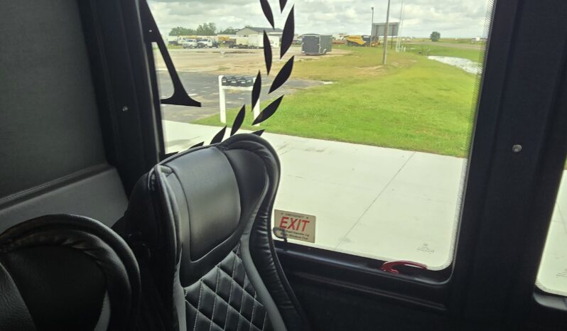 2018 Freightliner Executive Spec Coach M2 37-Capacity full