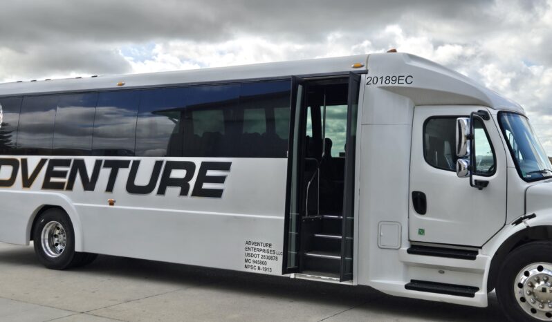 2018 Freightliner Executive Spec Coach M2 37-Capacity full