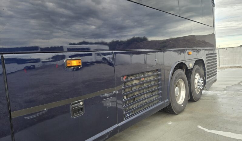 2013 MCI J4500 54 Passenger Luxury Coach Limo Spec full