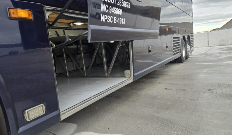 2013 MCI J4500 54 Passenger Luxury Coach Limo Spec full