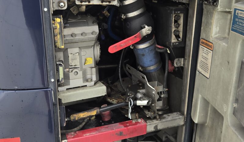 2013 MCI J4500 54 Passenger Luxury Coach Limo Spec full