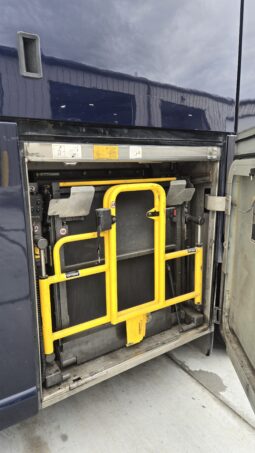 2013 MCI J4500 54 Passenger Luxury Coach Limo Spec full