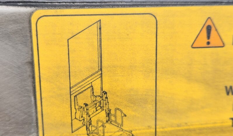 2013 MCI J4500 54 Passenger Luxury Coach Limo Spec full