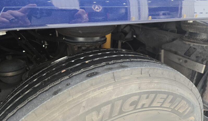 2013 MCI J4500 54 Passenger Luxury Coach Limo Spec full