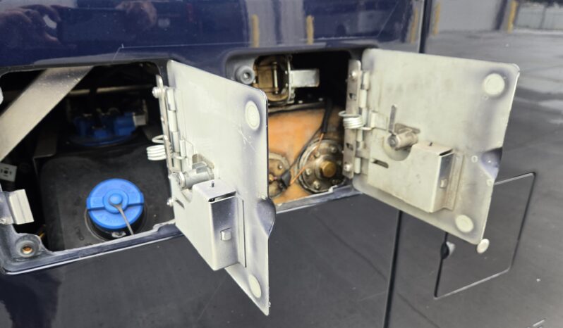 2013 MCI J4500 54 Passenger Luxury Coach Limo Spec full