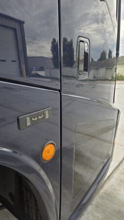 2013 MCI J4500 54 Passenger Luxury Coach Limo Spec full