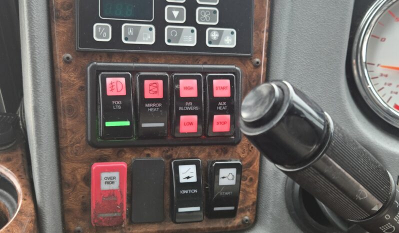 2013 MCI J4500 54 Passenger Luxury Coach Limo Spec full