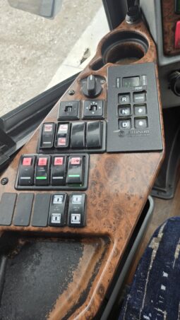 2013 MCI J4500 54 Passenger Luxury Coach Limo Spec full