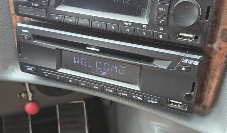 2013 MCI J4500 54 Passenger Luxury Coach Limo Spec full