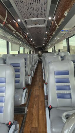 2013 MCI J4500 54 Passenger Luxury Coach Limo Spec full
