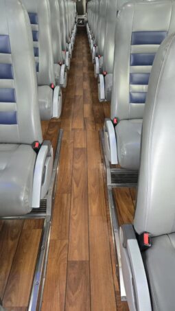 2013 MCI J4500 54 Passenger Luxury Coach Limo Spec full