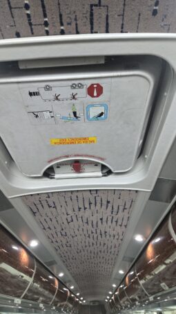 2013 MCI J4500 54 Passenger Luxury Coach Limo Spec full