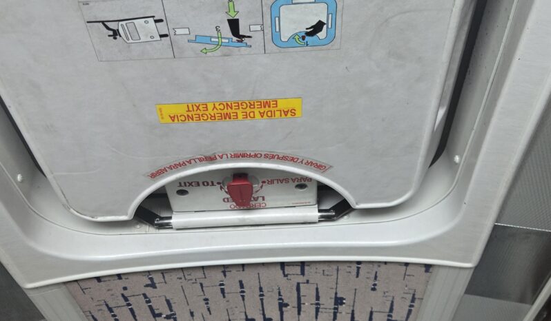 2013 MCI J4500 54 Passenger Luxury Coach Limo Spec full