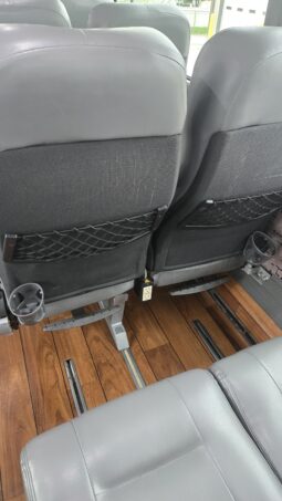 2013 MCI J4500 54 Passenger Luxury Coach Limo Spec full