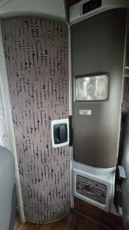 2013 MCI J4500 54 Passenger Luxury Coach Limo Spec full