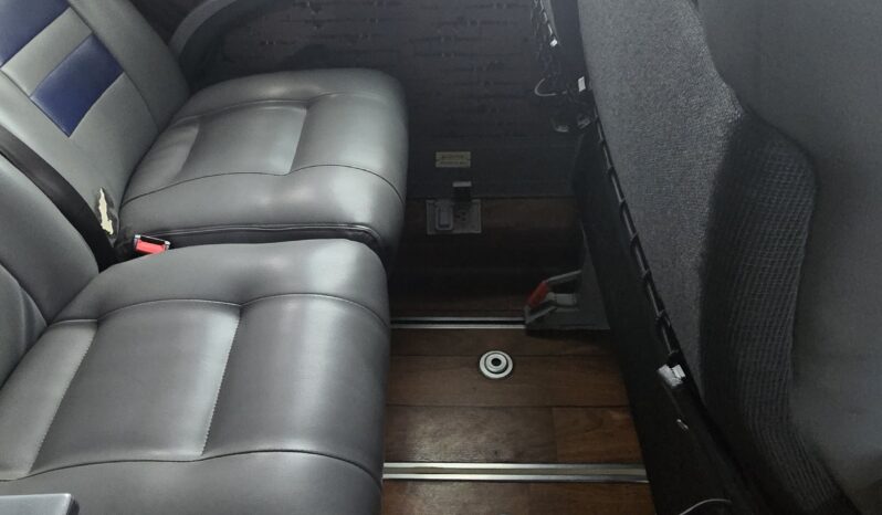 2013 MCI J4500 54 Passenger Luxury Coach Limo Spec full