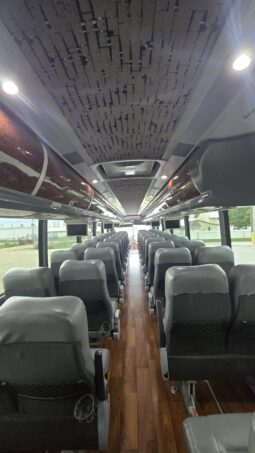 2013 MCI J4500 54 Passenger Luxury Coach Limo Spec full