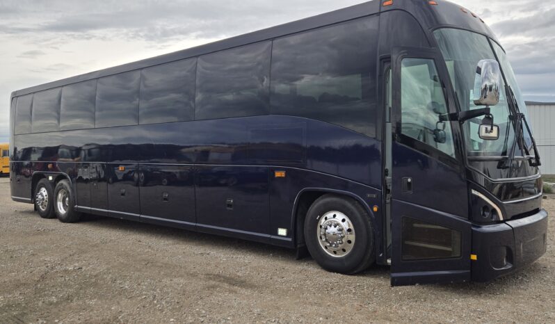 2014 MCI J4500 54 Passenger Luxury Coach full