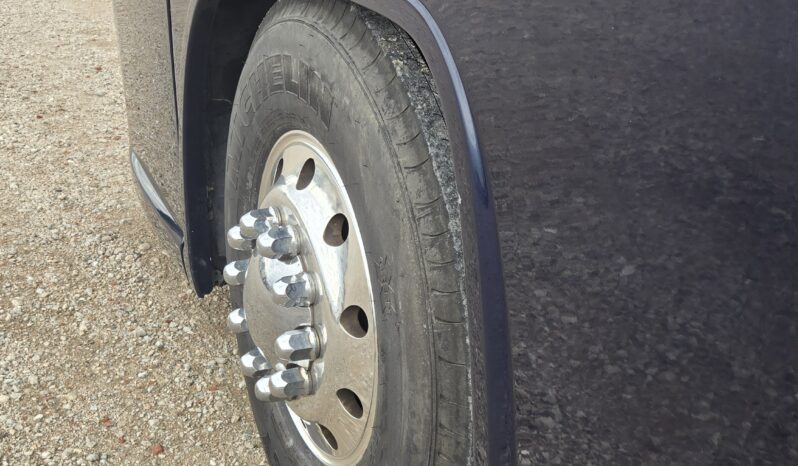 2014 MCI J4500 54 Passenger Luxury Coach full